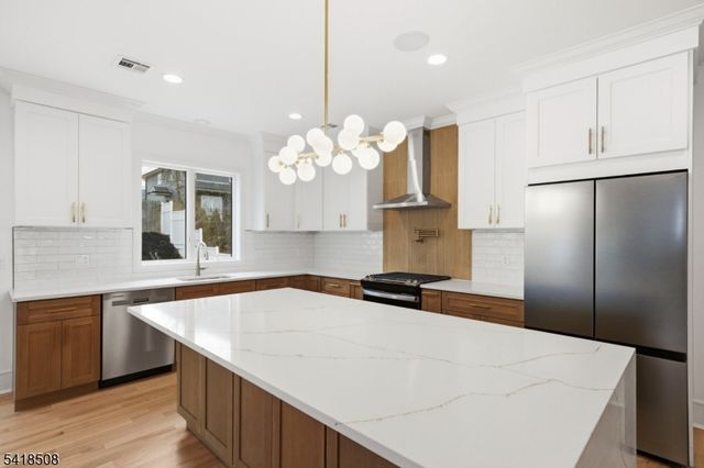 110 Platt Ave, Saddle Brook Twp., NJ 07663