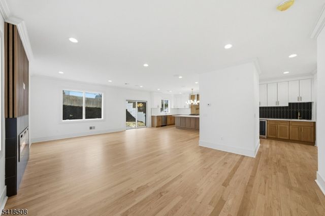 110 Platt Ave, Saddle Brook Twp., NJ 07663