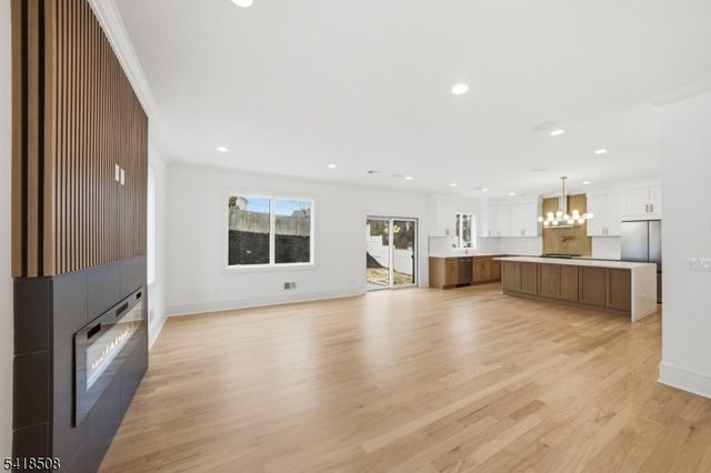 110 Platt Ave, Saddle Brook Twp., NJ 07663