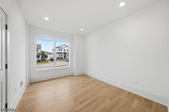 110 Platt Ave, Saddle Brook Twp., NJ 07663