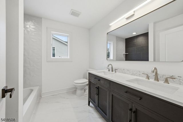 110 Platt Ave, Saddle Brook Twp., NJ 07663