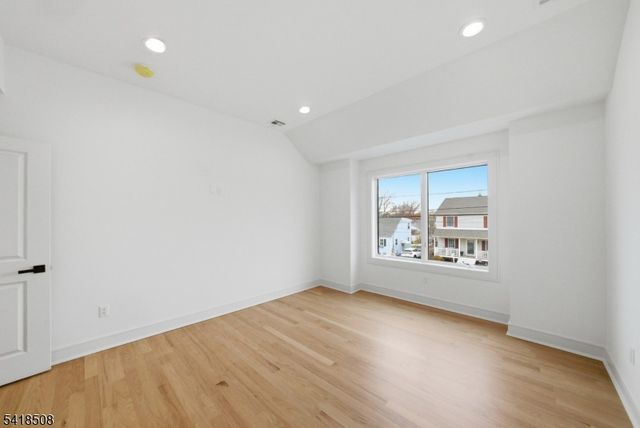 110 Platt Ave, Saddle Brook Twp., NJ 07663