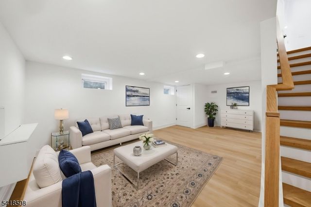 110 Platt Ave, Saddle Brook Twp., NJ 07663