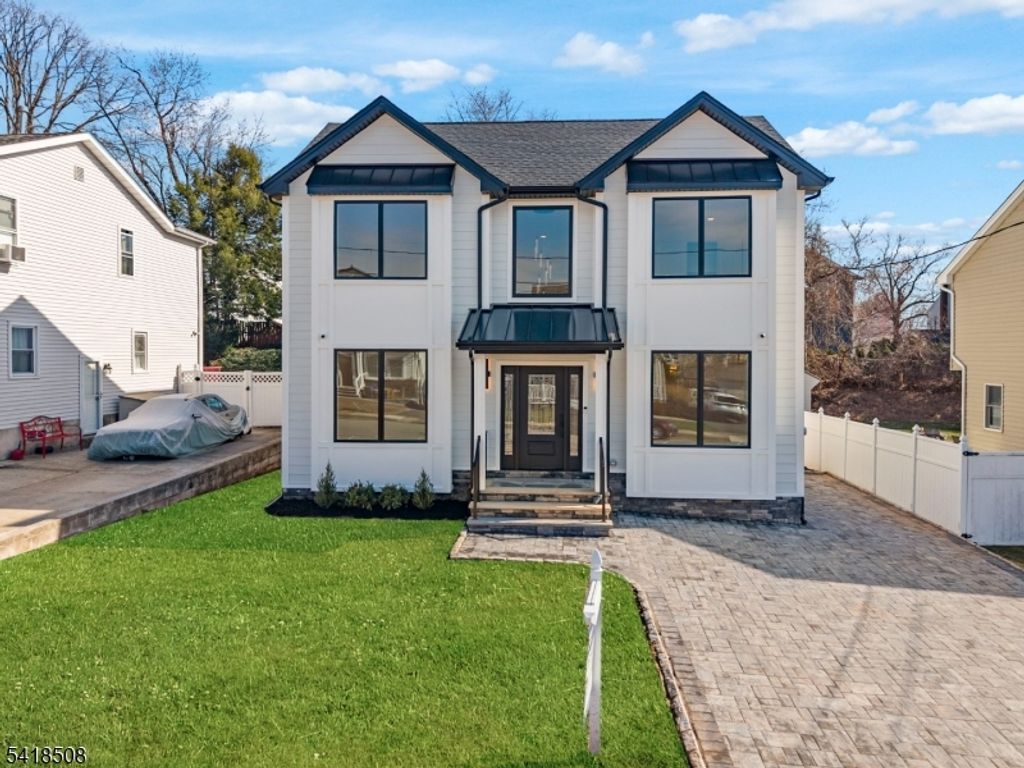 110 Platt Ave, Saddle Brook Twp., NJ 07663