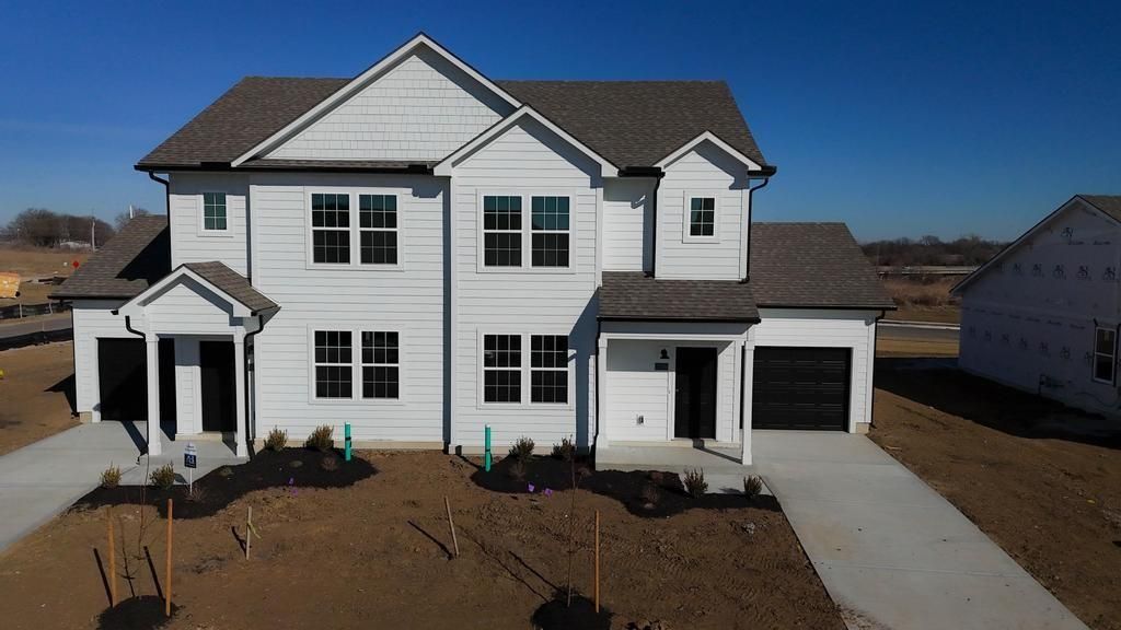 12418 E Acacia Drive, Lee's Summit, MO 64086