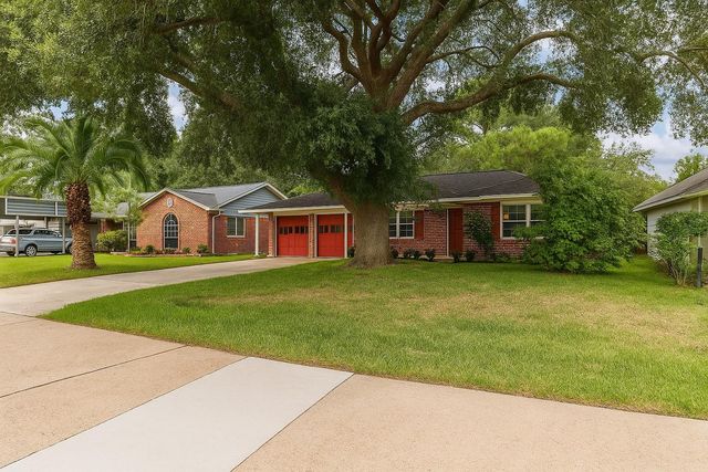 2709 Wisdom Drive, Deer Park, TX 77536
