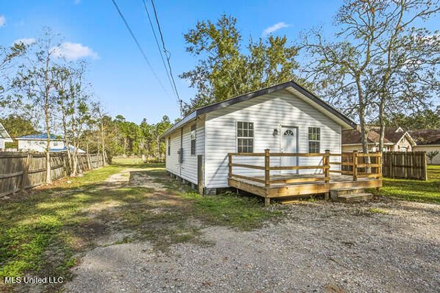 902 Dicks Street, Waveland, MS 39576