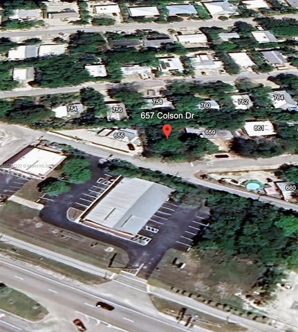 657 Colson Dr, Key Largo, FL 33037