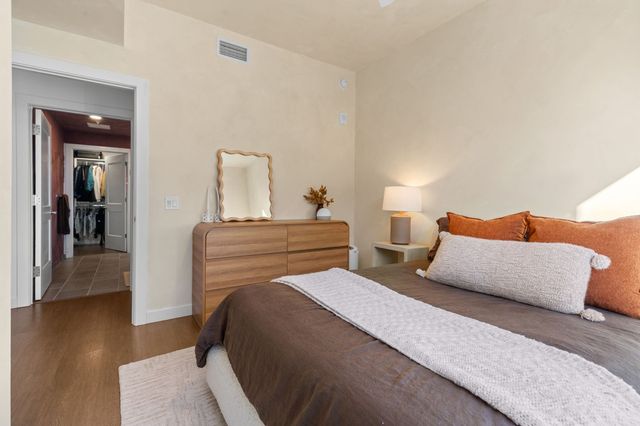 1212 Demonbreun St Apt 1606, Nashville, TN 37203