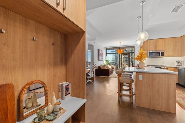 1212 Demonbreun St Apt 1606, Nashville, TN 37203