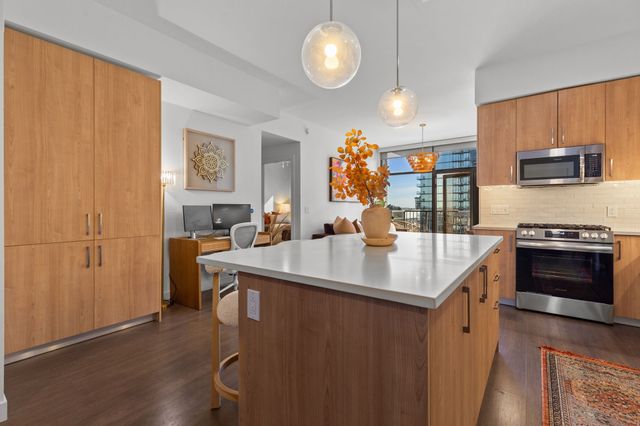 1212 Demonbreun St Apt 1606, Nashville, TN 37203