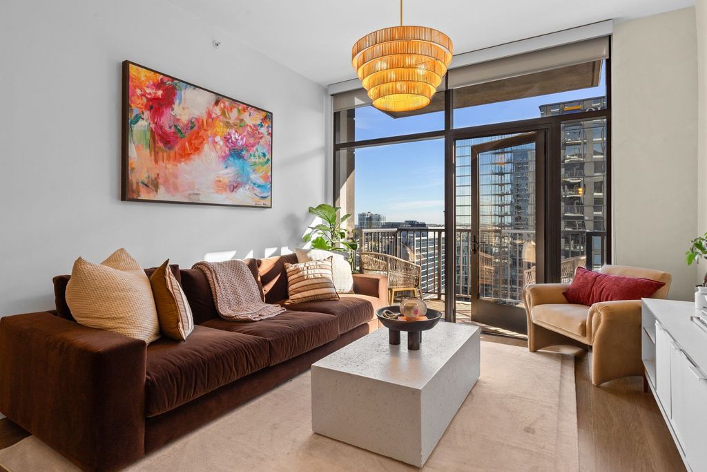 1212 Demonbreun St Apt 1606, Nashville, TN 37203