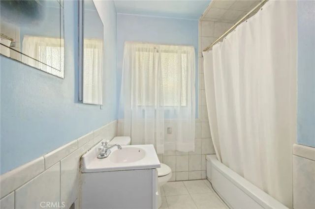 15739 Chatsworth, Granada Hills, CA 91344