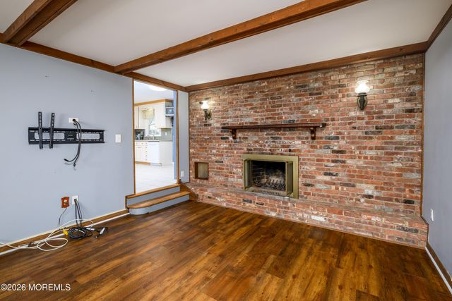 821 Middletown Lincroft Road, Middletown, NJ 07748