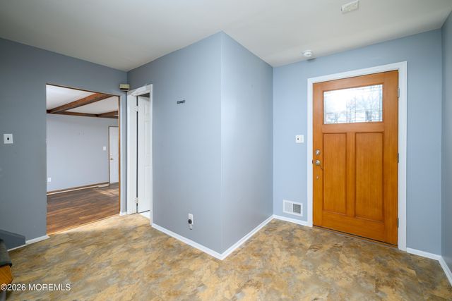 821 Middletown Lincroft Road, Middletown, NJ 07748