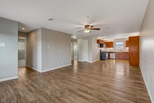 170 Barracuda Street, Bayou Vista, TX 77563