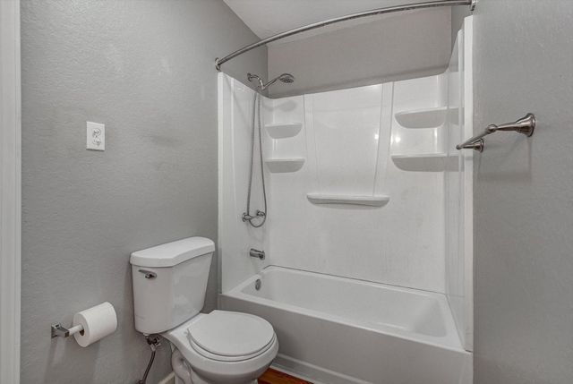 170 Barracuda Street, Bayou Vista, TX 77563