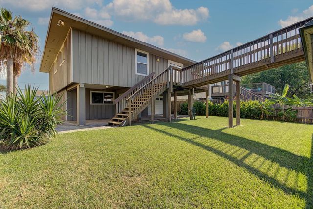 170 Barracuda Street, Bayou Vista, TX 77563