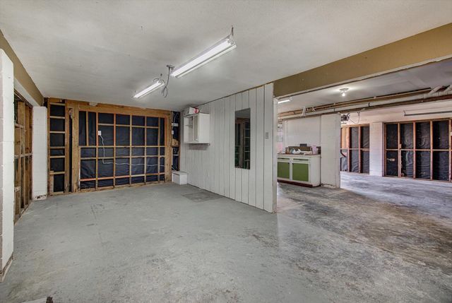 170 Barracuda Street, Bayou Vista, TX 77563