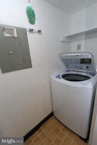 7714 TAMARRON DR, Plainsboro, NJ 08536