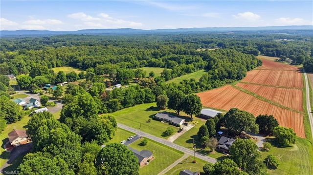 2303 Old Highway 21, State Road, NC 28676