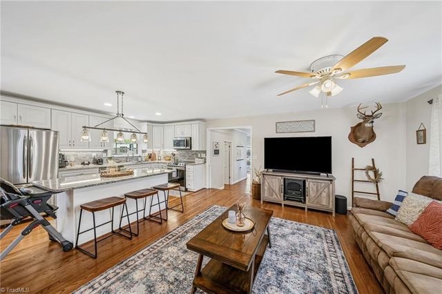 2303 Old Highway 21, State Road, NC 28676