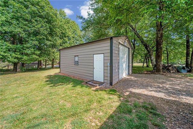2303 Old Highway 21, State Road, NC 28676