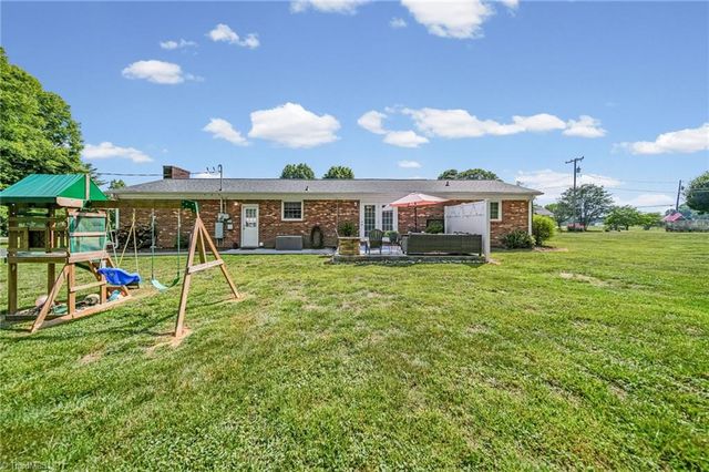 2303 Old Highway 21, State Road, NC 28676
