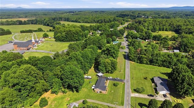 2303 Old Highway 21, State Road, NC 28676