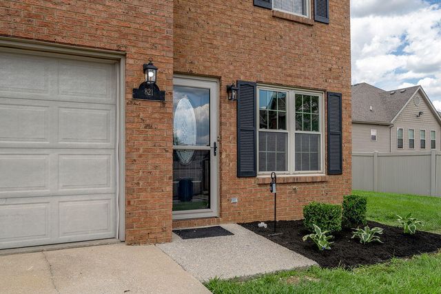 821 Mickey Lane, Lexington, KY 40509