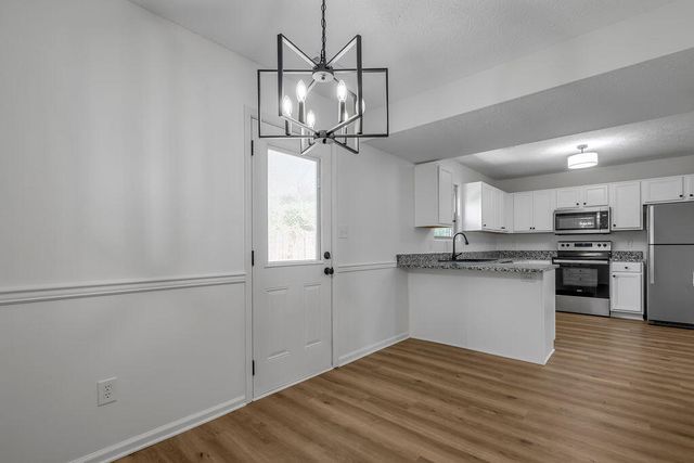 821 Mickey Lane, Lexington, KY 40509