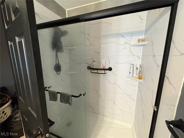 7210 Raynham Drive, Oakwood, OH 44146