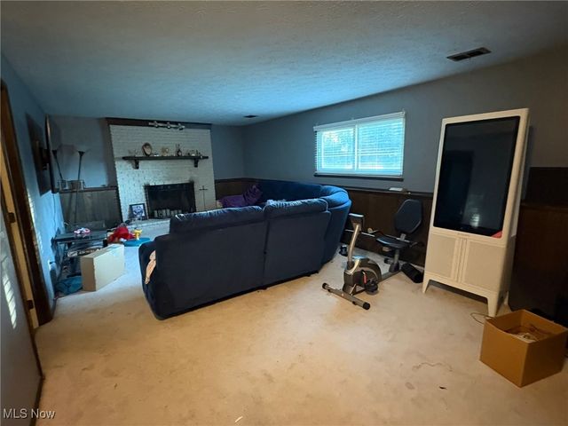 7210 Raynham Drive, Oakwood, OH 44146