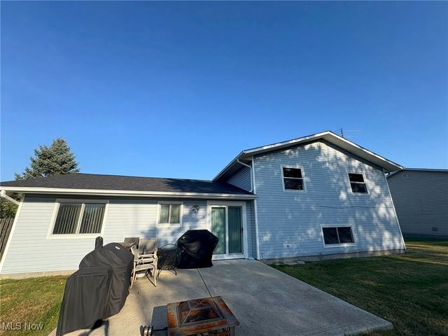 7210 Raynham Drive, Oakwood, OH 44146