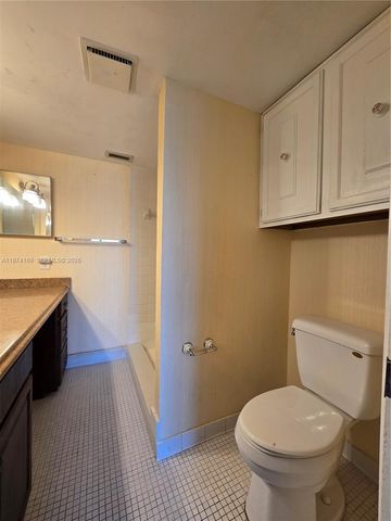 5920 Coral Lake Dr 208, Margate, FL 33063