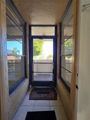 5920 Coral Lake Dr 208, Margate, FL 33063