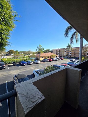 5920 Coral Lake Dr 208, Margate, FL 33063