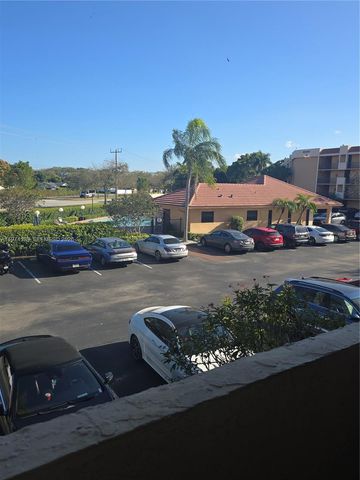 5920 Coral Lake Dr 208, Margate, FL 33063