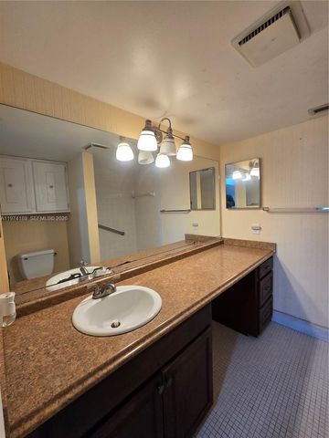 5920 Coral Lake Dr 208, Margate, FL 33063