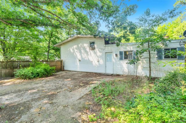 41 Arrowhead Lane, East Setauket, NY 11733