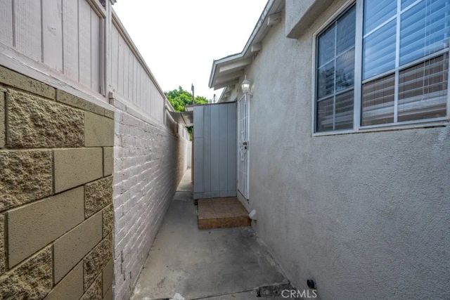 6506 Teesdale Avenue, North Hollywood, CA 91606
