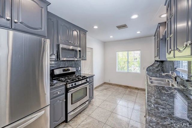 6506 Teesdale Avenue, North Hollywood, CA 91606