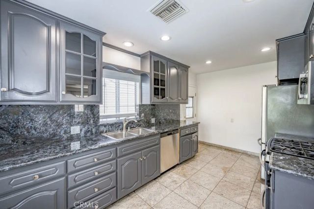 6506 Teesdale Avenue, North Hollywood, CA 91606