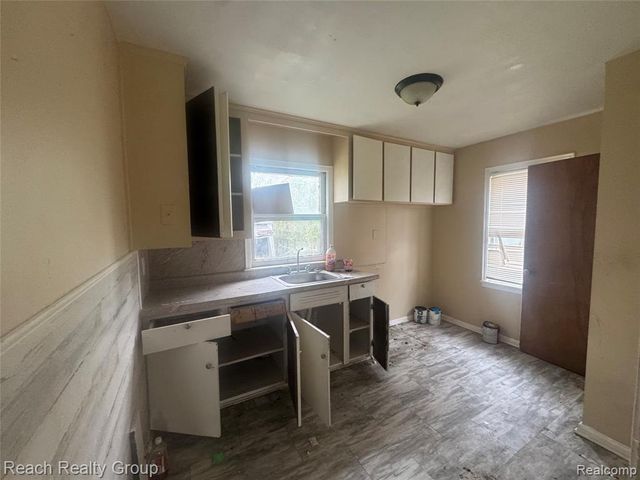 11851 Lakepointe Street, Detroit, MI 48224