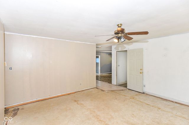 435 Southlane Drive, Whiteland, IN 46184