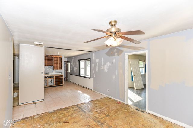 435 Southlane Drive, Whiteland, IN 46184