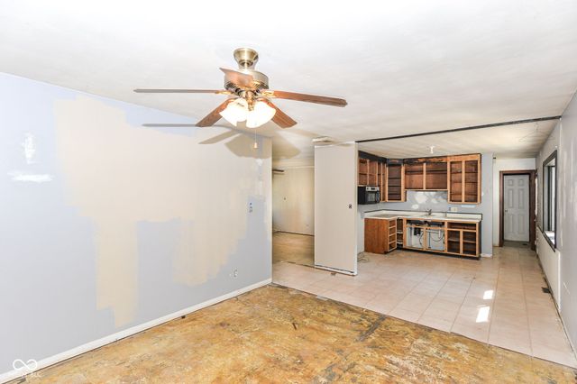 435 Southlane Drive, Whiteland, IN 46184