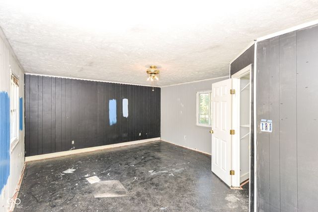 435 Southlane Drive, Whiteland, IN 46184