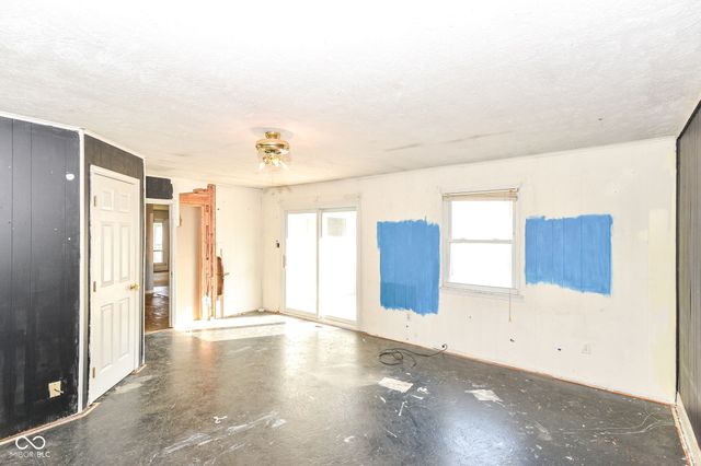 435 Southlane Drive, Whiteland, IN 46184