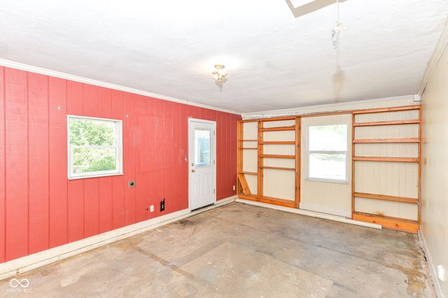 435 Southlane Drive, Whiteland, IN 46184